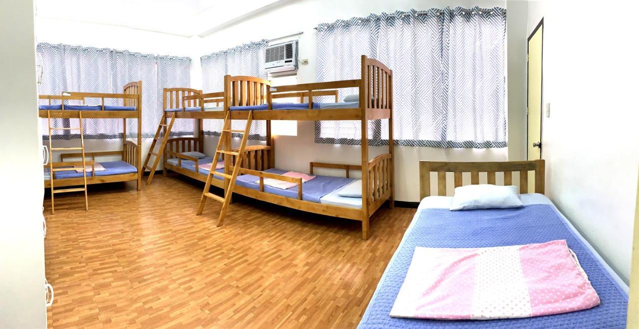 E-Mo Dormitory Ostello Cebu Esterno foto